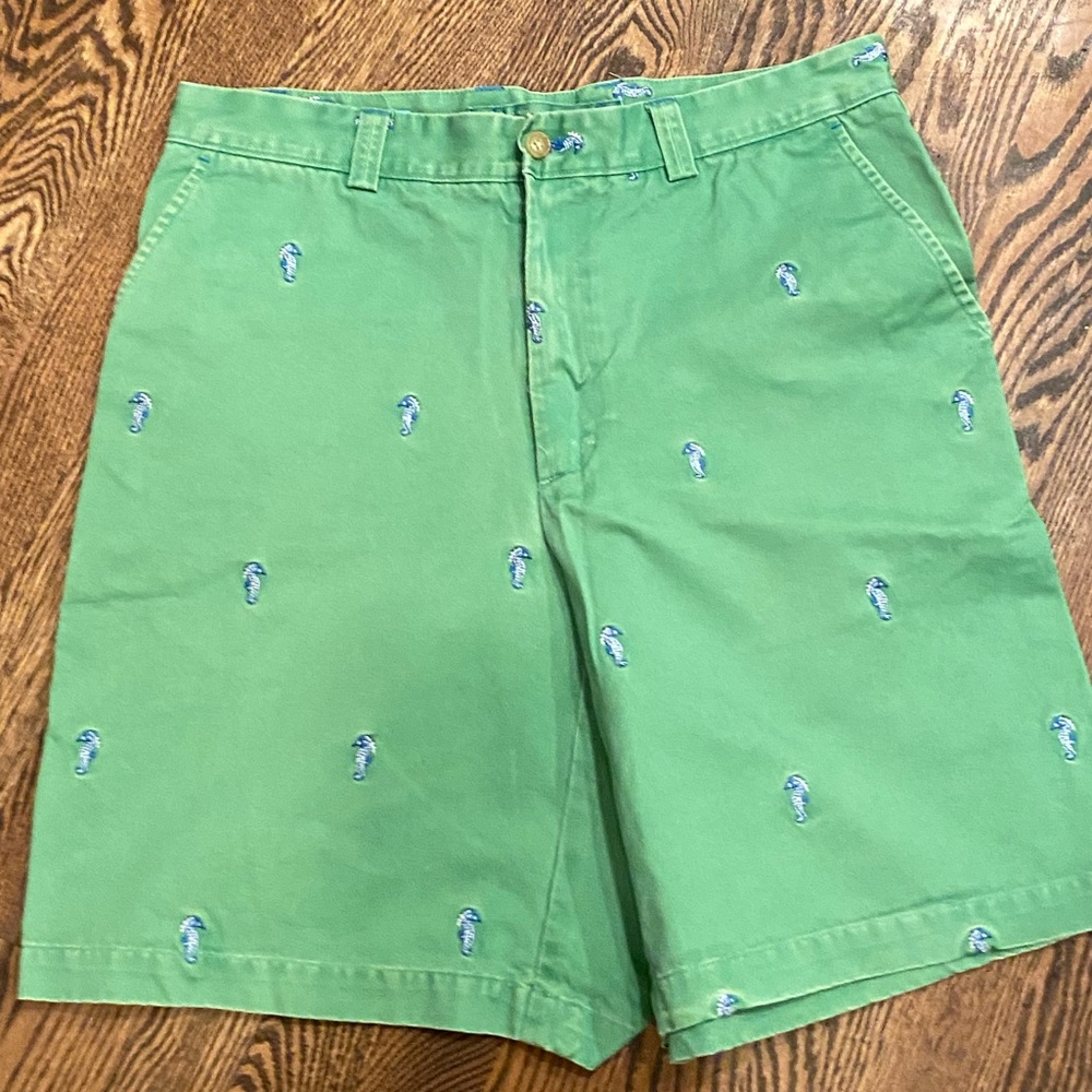 J McLaughlin Men’s Embroidered Seahorse shorts